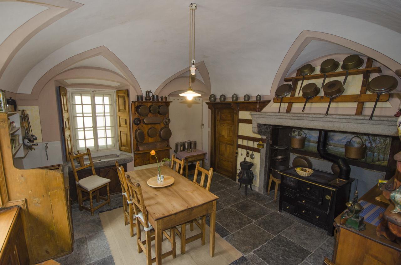 Palazzo Gamboni Swiss Historic Hotel Comologno Kültér fotó