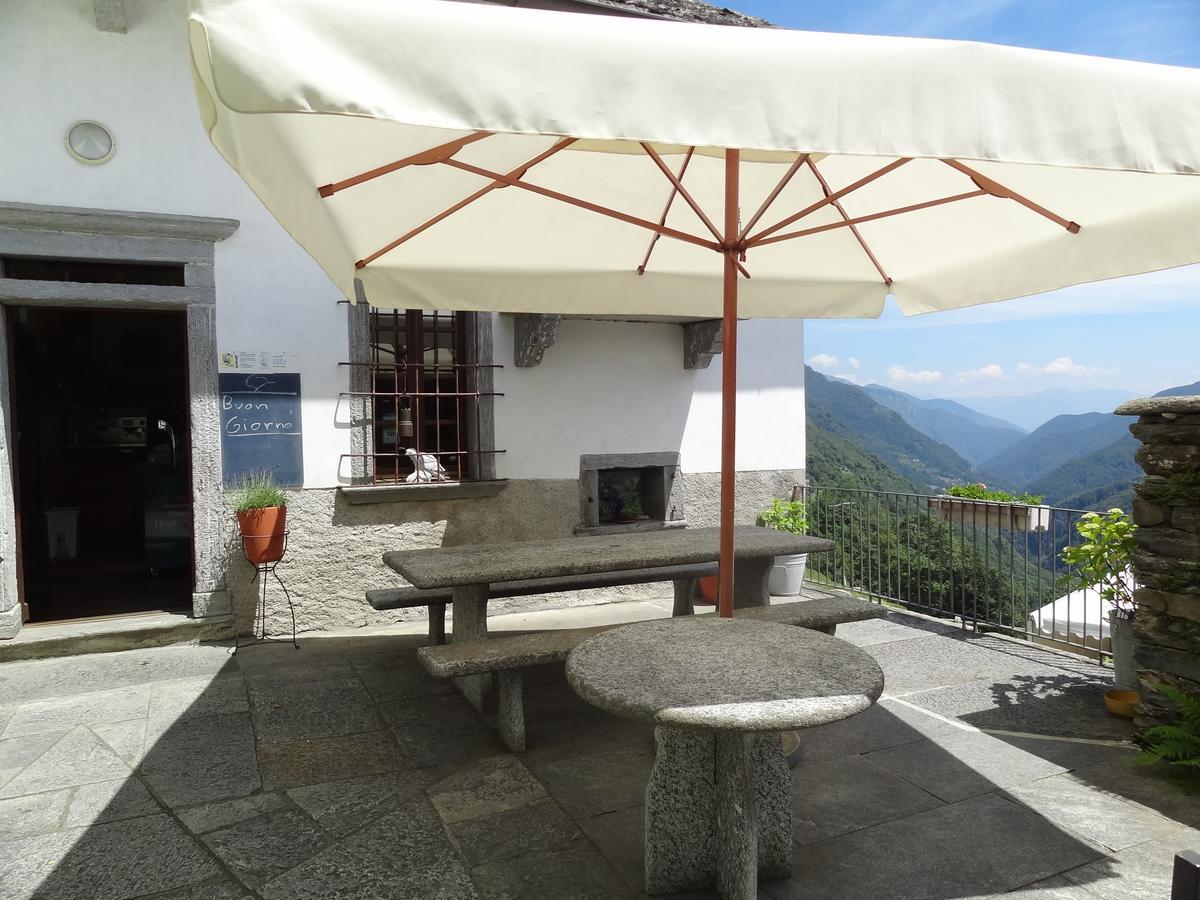 Palazzo Gamboni Swiss Historic Hotel Comologno Kültér fotó