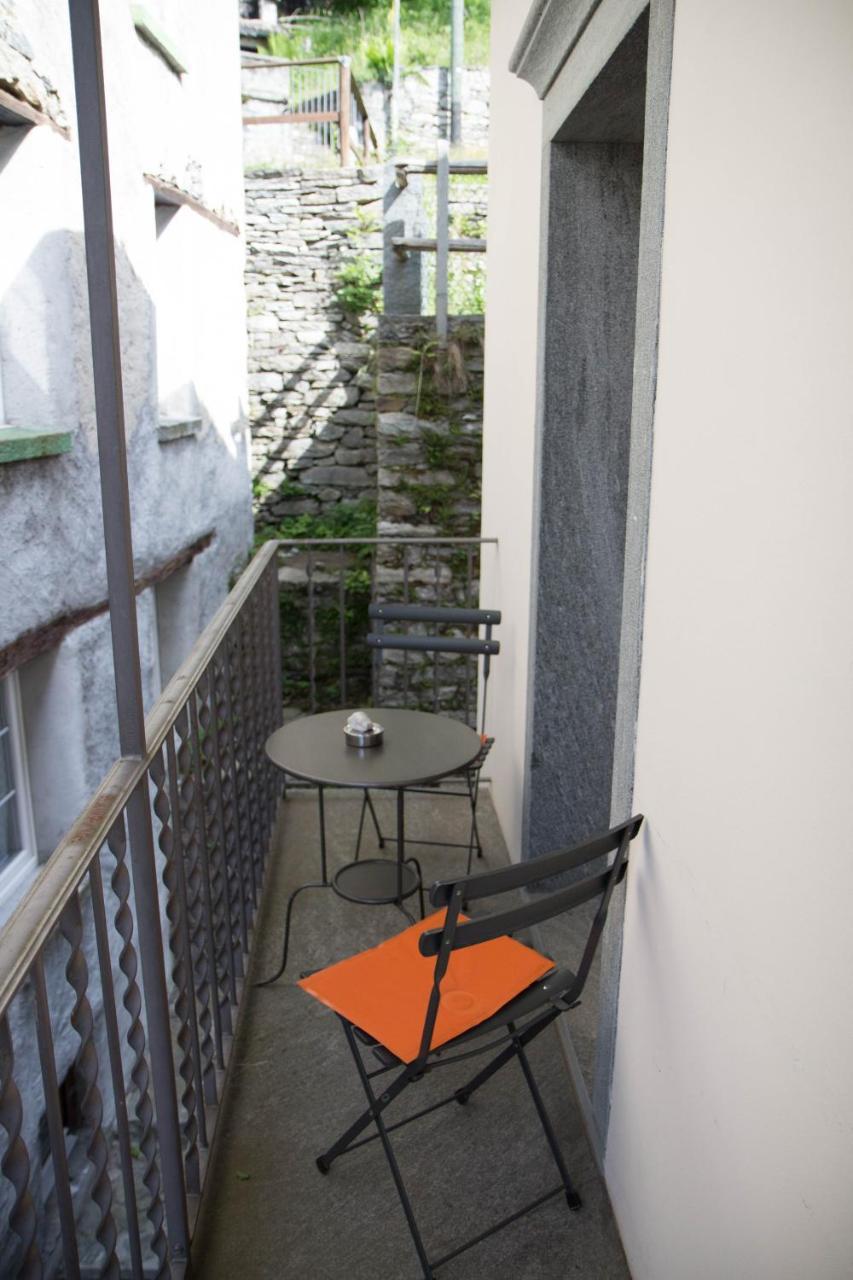 Palazzo Gamboni Swiss Historic Hotel Comologno Kültér fotó